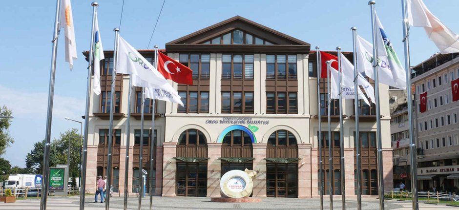 Büyükşehir Belediye Hizmet Binası — 1